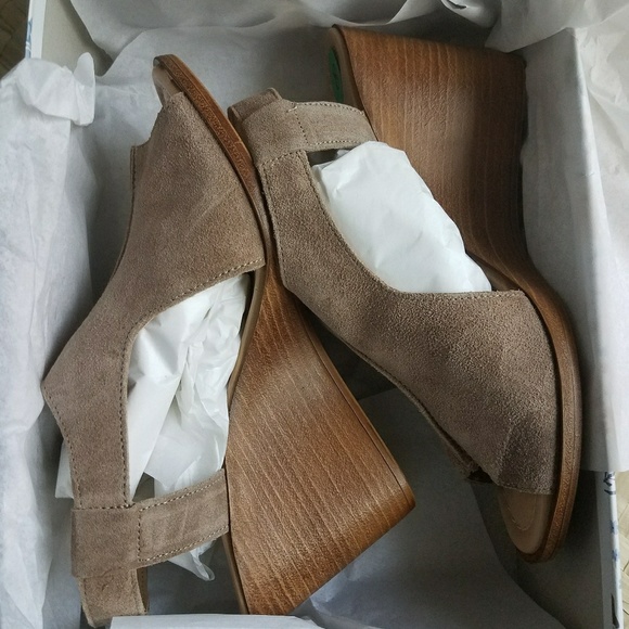 Sophia milano made in italy  7.5  suede wedge - Picture 3 of 6